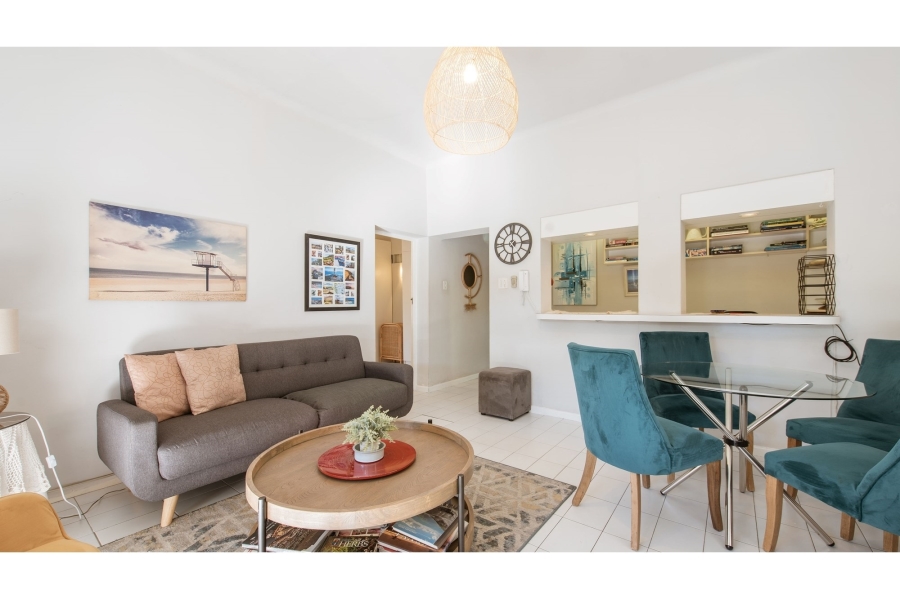 5 Bedroom Property for Sale in Green Point Western Cape
